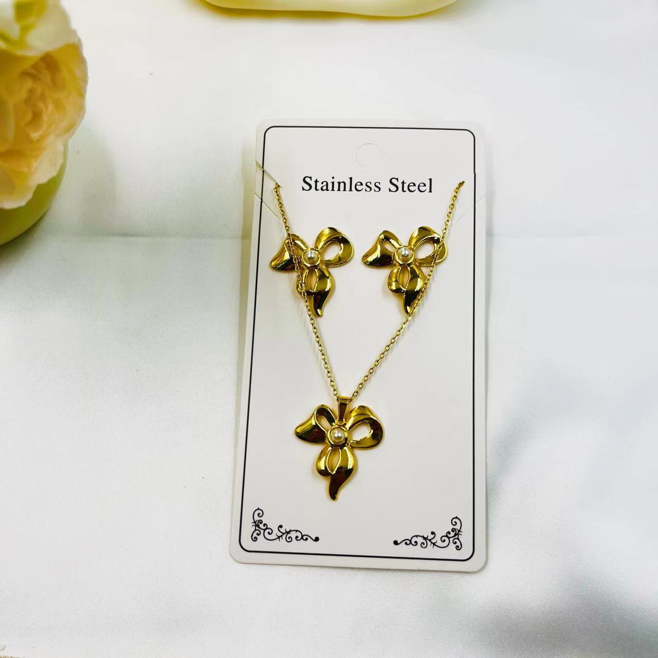 Flower Necklace & Earring Set